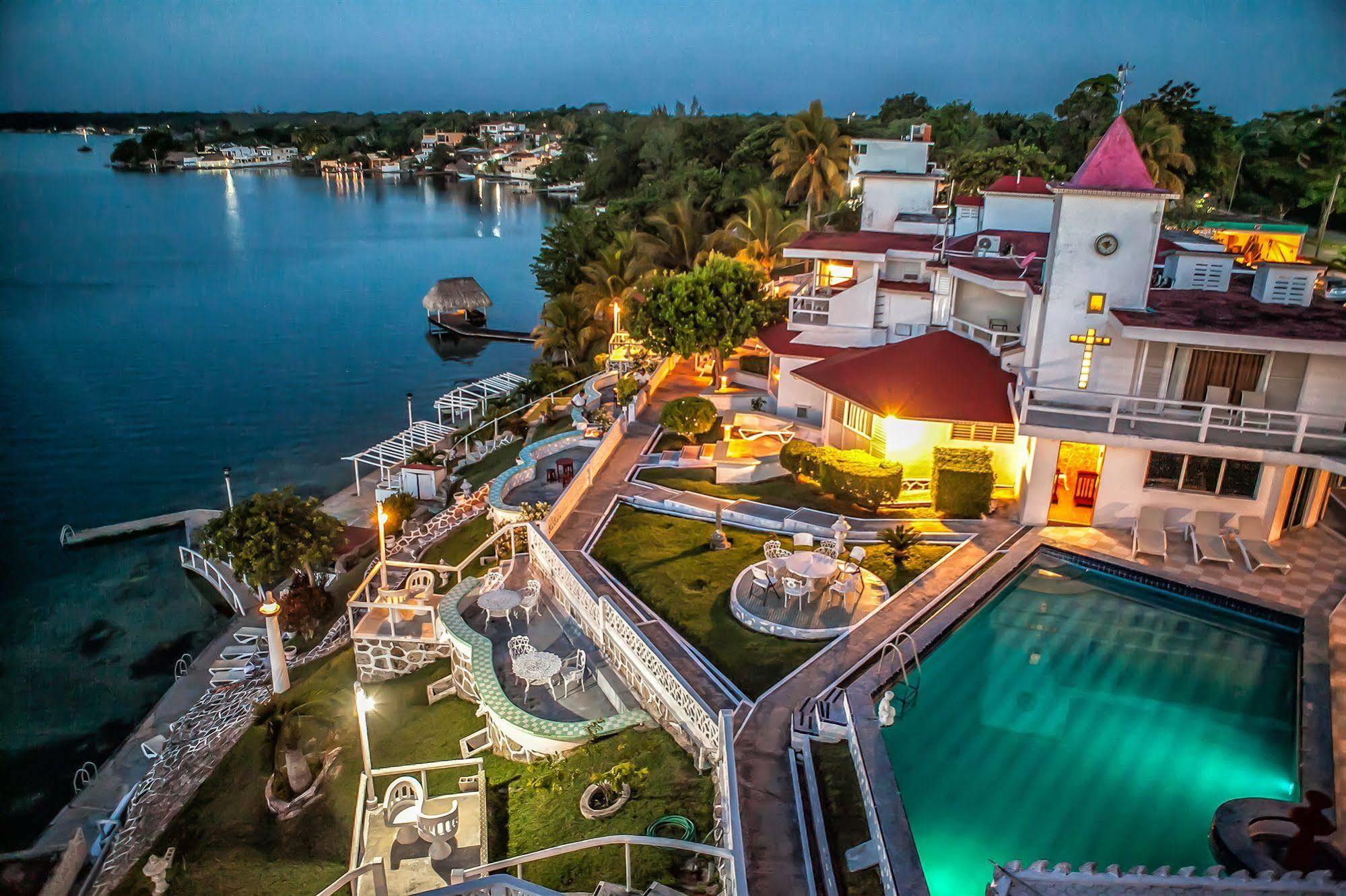 Hotel Laguna Bacalar Exterior photo